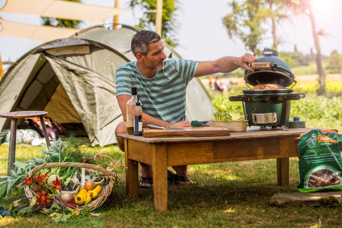 Big Green Egg Minimax w EGG Carrier