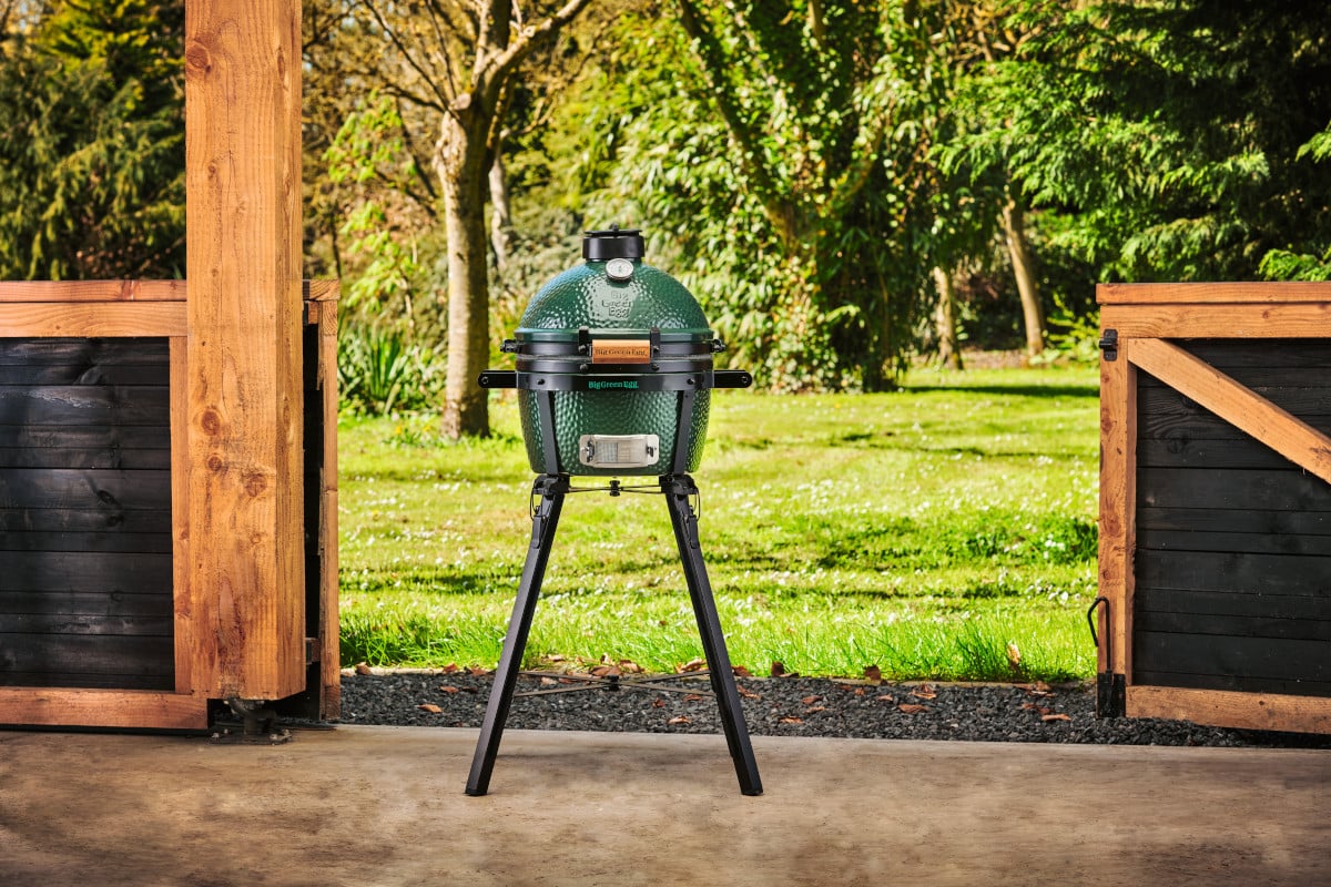 Big Green Egg Minimax na stojaku