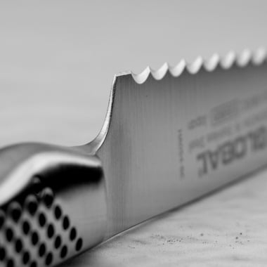 Nóż uniwersalny 11,5 cm ząbkowany | Global GS-108/SC - 2