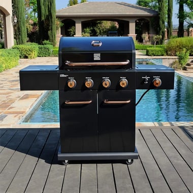 Kenmore grill czarno miedziany w ogrodzie